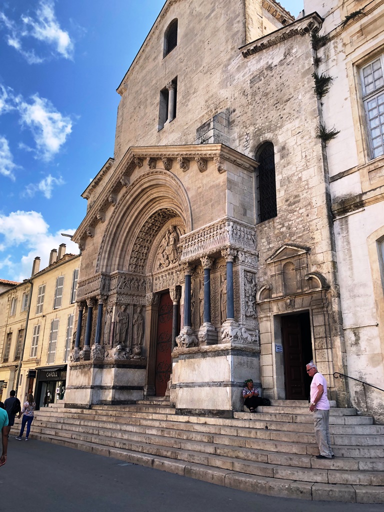 Kathedrale Saint Trophine Arles Landgang Flusskreuzfahrt