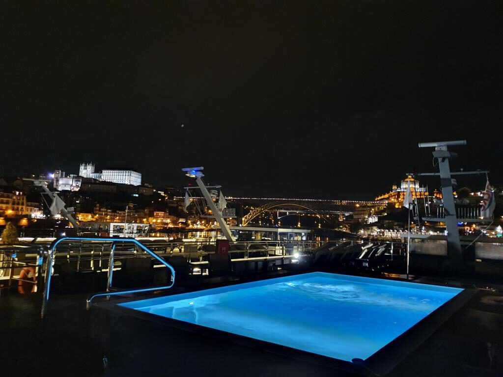 Kreuzfahrt 4.0 Douro Flussreise Porto bei Nacht