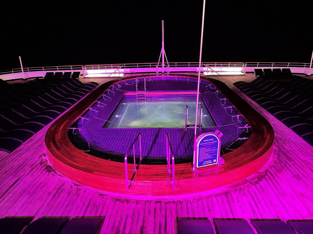Oasis Pool Vasco da Gama nicko cruises bei Nacht