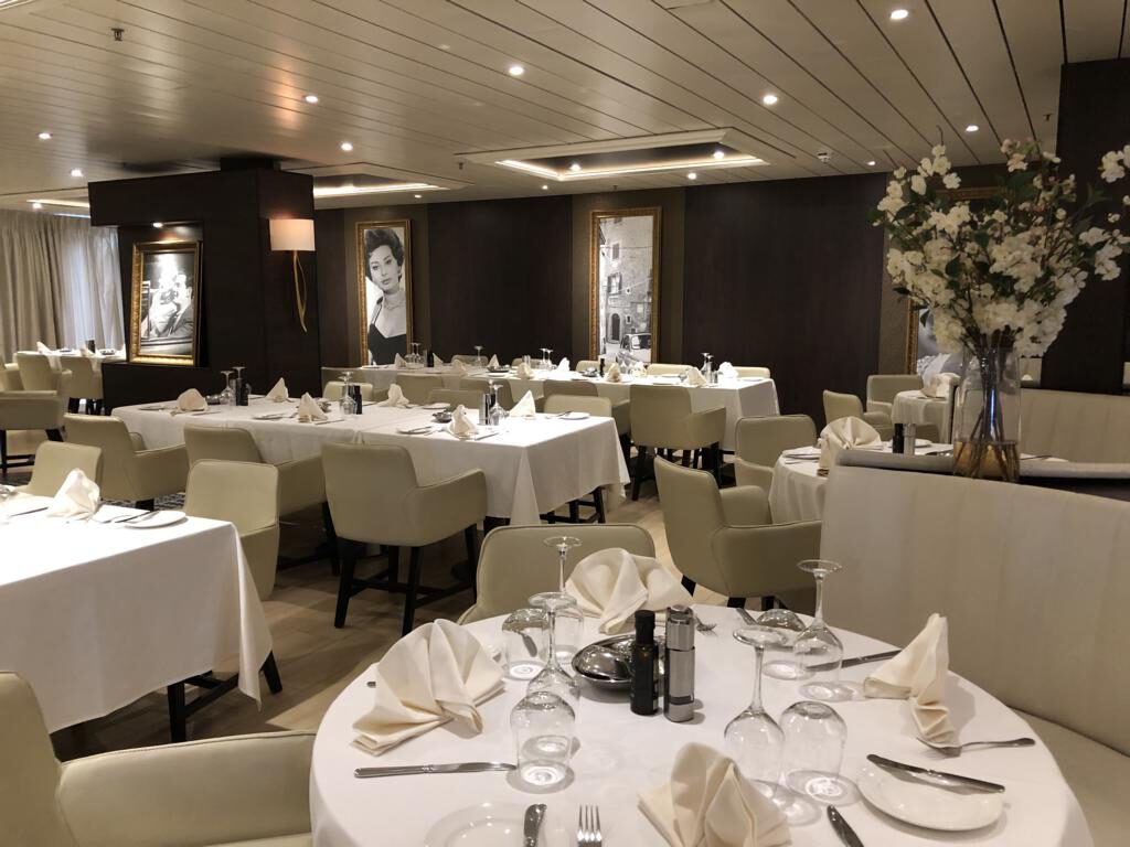 Vasco da Gama nicko cruises Restaurant Mediterranean