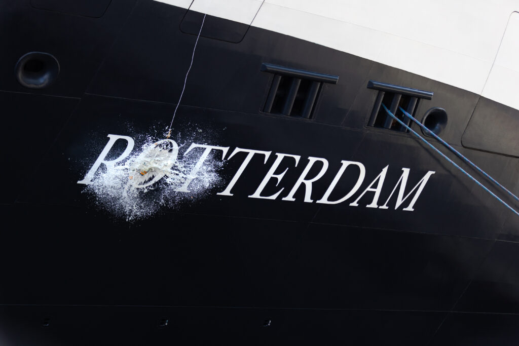 Rotterdam Bottle Break ©Holland America Line