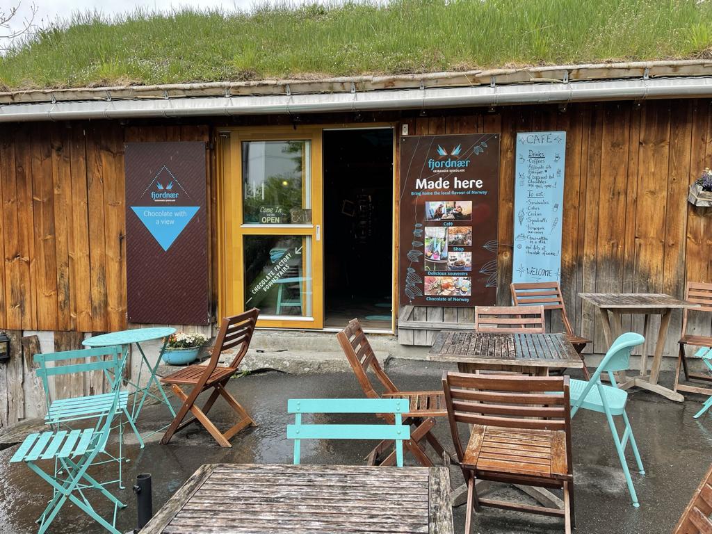 ©Kreuzfahrt 4.0 fjordnaer Cafe in Geiranger
