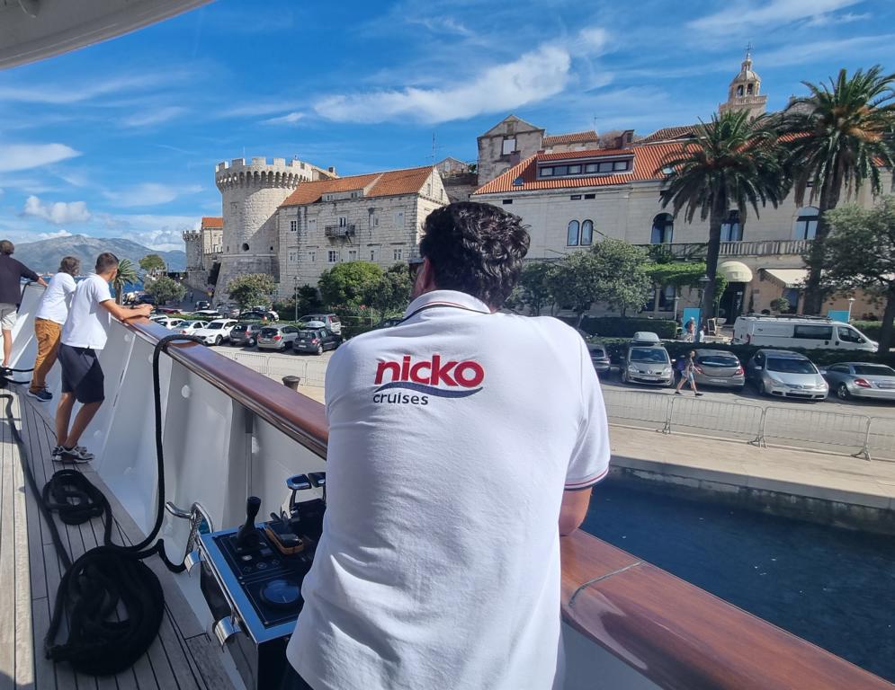 Kroatien Kreuzfahrt - Luxusyacht Princess - nicko cruises Anlegen in Korcula