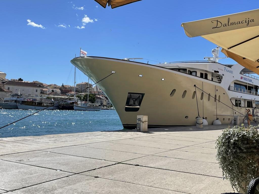 Kroatien Kreuzfahrt - Luxusyacht Princess - nicko cruises Anreise Trogir
