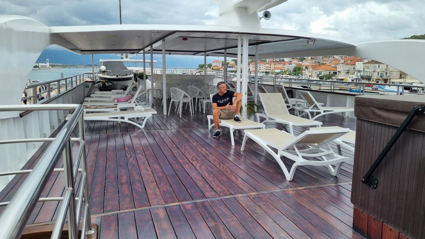 Kroatien Kreuzfahrt - Luxusyacht Princess - nicko cruises Sonnendeck