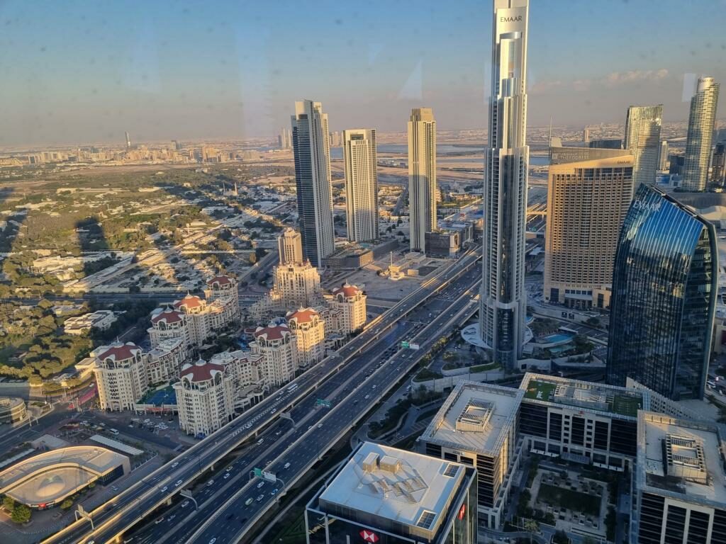 Blick auf Dubai vom Sky Views Observatory