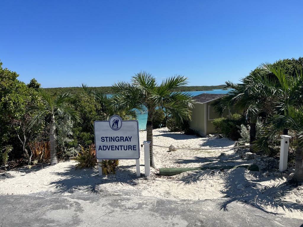 Eingang zum Stingray Adventure auf Half Moon Cay Bahamas