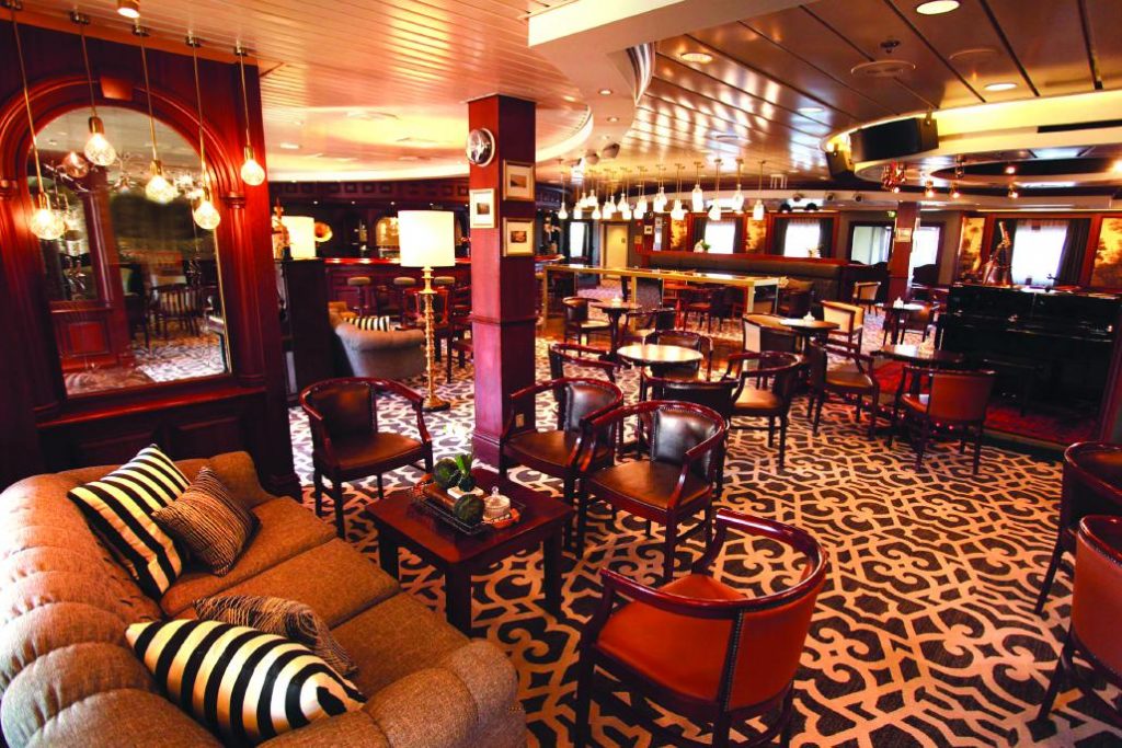 Cruise & Maritime Voyages MS Columbus COLUMBUS Captains Club Promenaden Deck 7