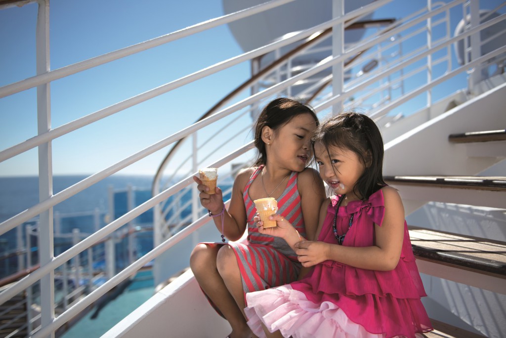 Princess Cruises Kids Eating Ice Cream auf Kreuzfahrt