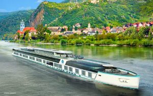 Read more about the article Taufe der Crystal Bach von Crystal River Cruises